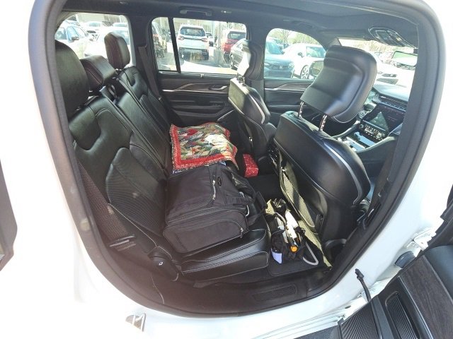 Used 2023 Jeep Grand Cherokee Overland w/ Adv Protech Group III image 12