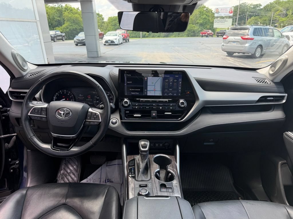 Used 2020 Toyota Highlander Platinum AWD/4WD image 14