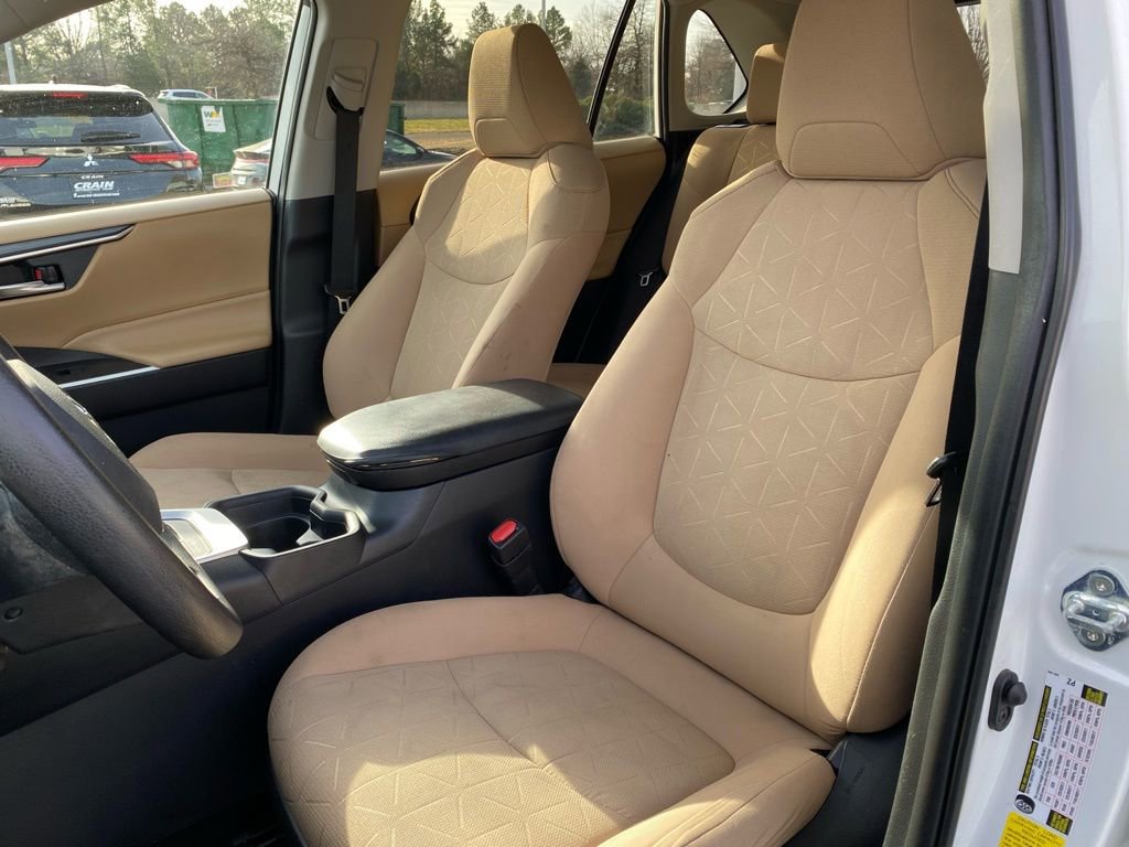 Used 2019 Toyota RAV4 XLE w/ Convenience Package image 21