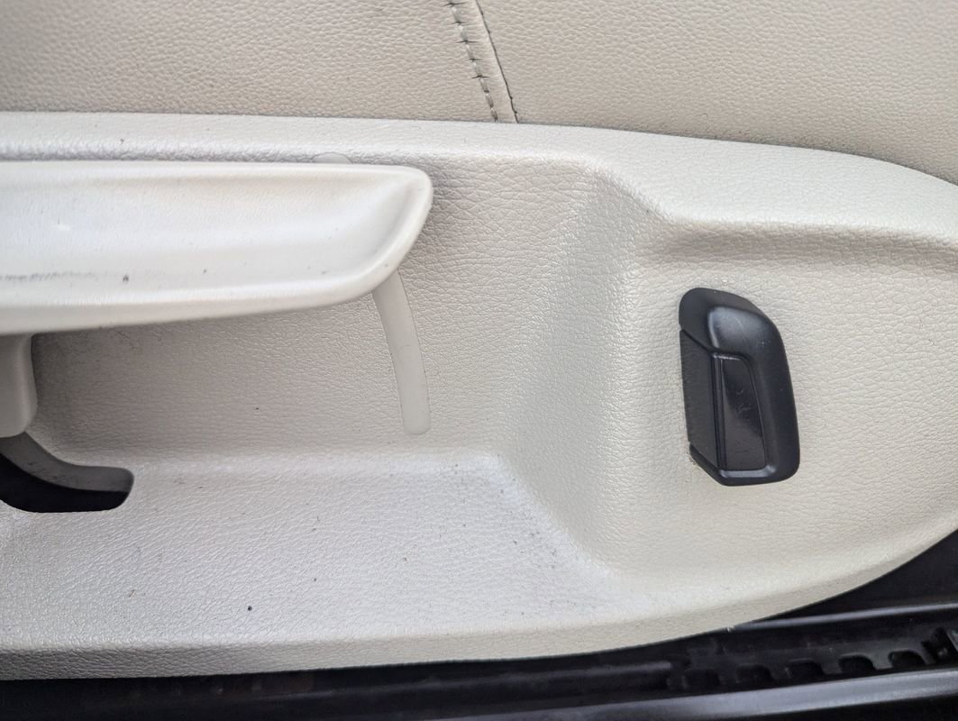 Used 2015 Volkswagen Golf TDI S FWD image 37