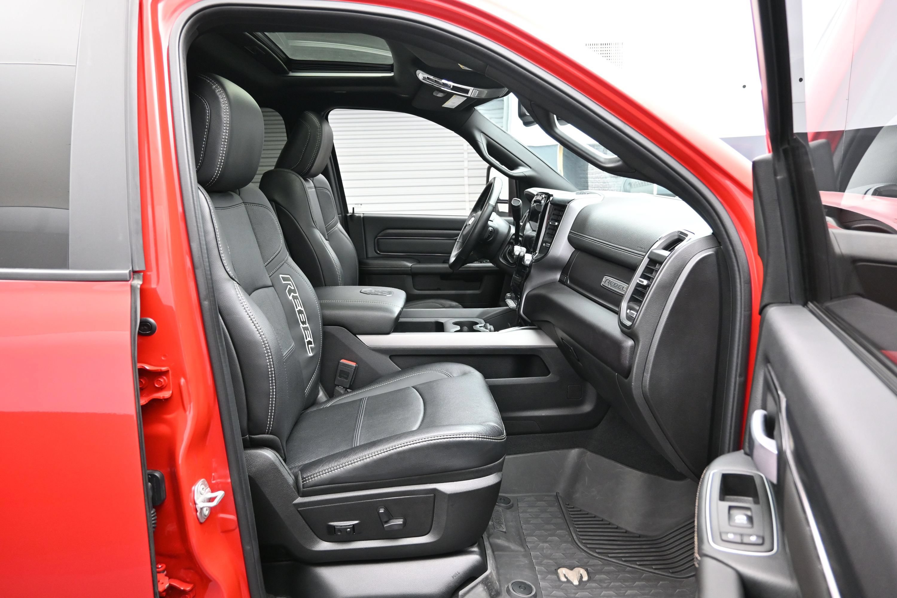 Used 2024 RAM 2500 Rebel AWD/4WD image 13