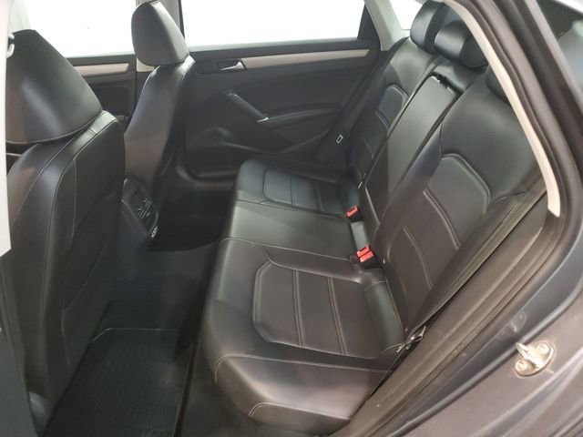Used 2020 Volkswagen Passat 2.0T SE image 26