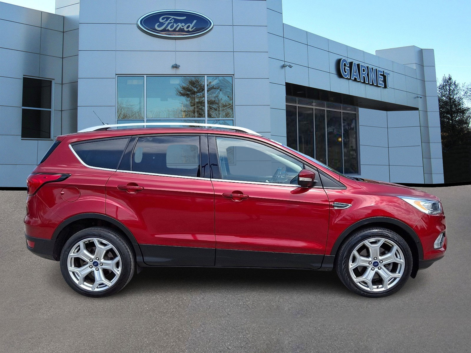Certified 2019 Ford Escape Titanium AWD/4WD image 10