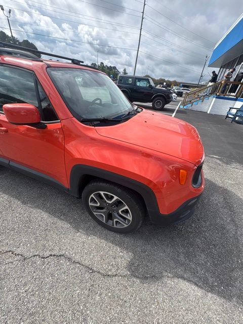 Used 2016 Jeep Renegade Latitude FWD image 13