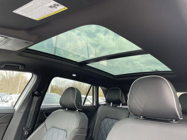 New 2025 Volkswagen Atlas Cross Sport SEL Premium R-Line image 21