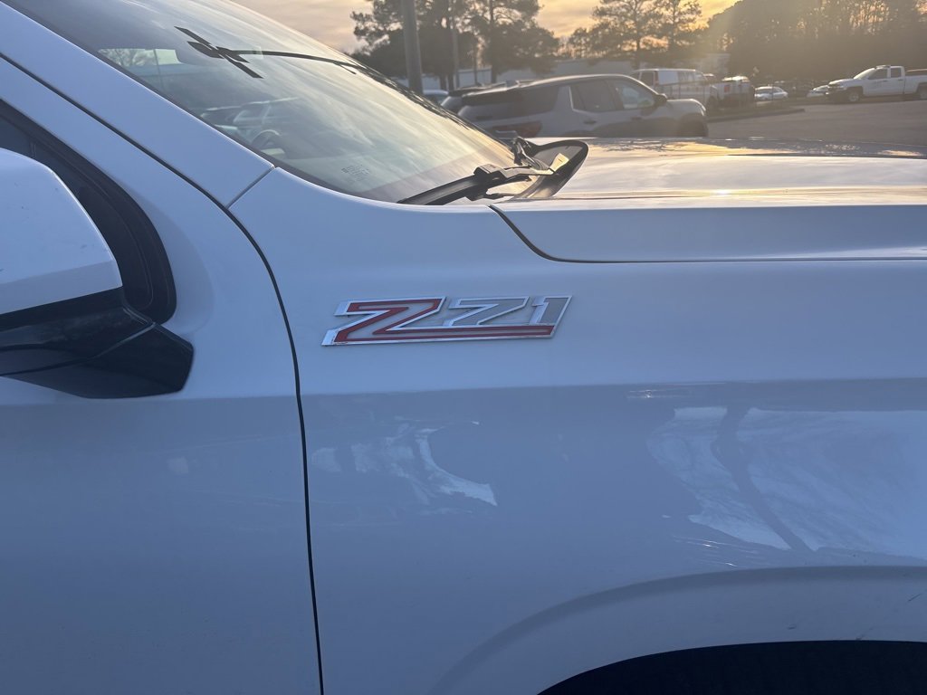 Used 2023 Chevrolet Suburban Z71 w/ Luxury Package image 5