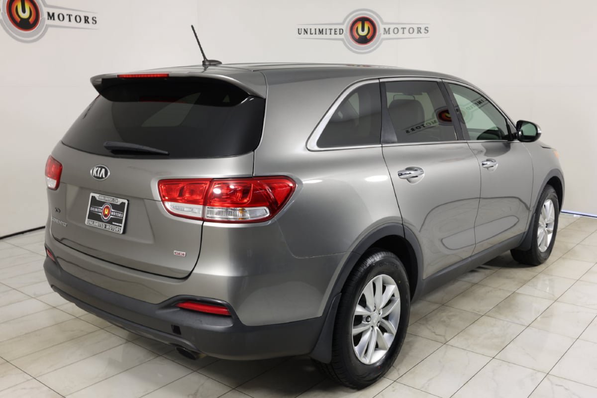 Used 2016 Kia Sorento L FWD image 3