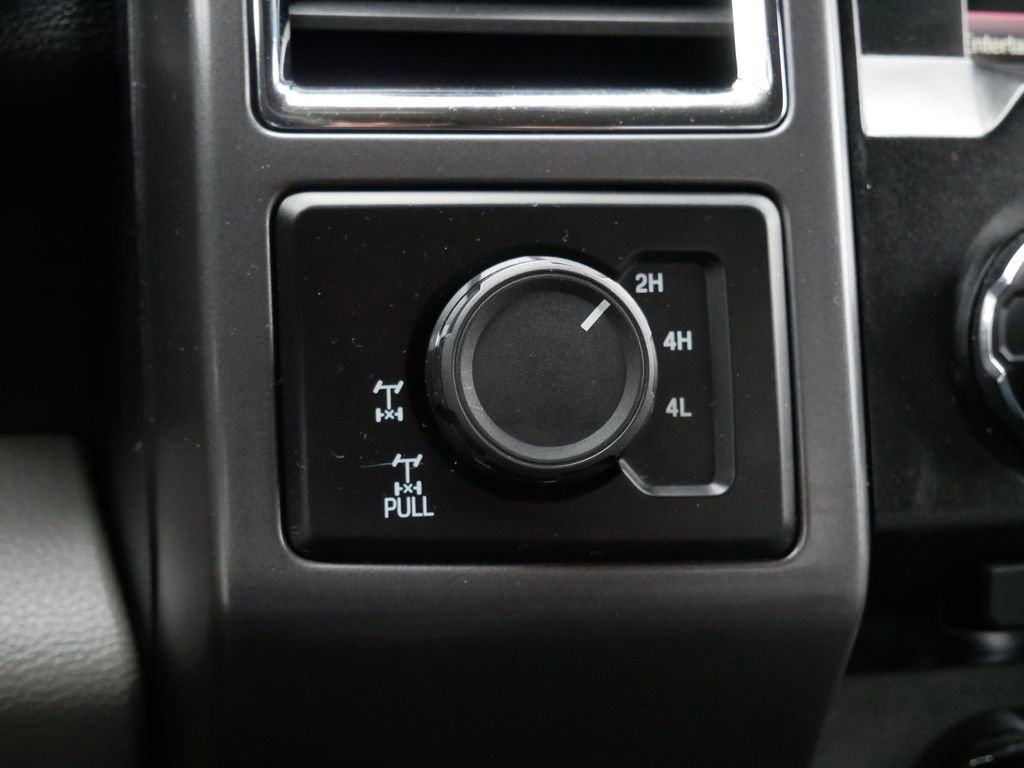 Used 2015 Ford F150 XLT w/ Equipment Group 302A Luxury image 26