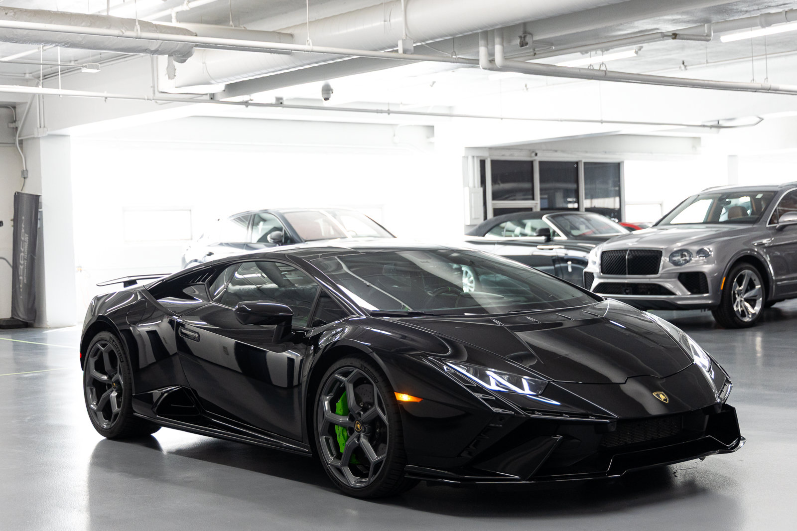 Used 2023 Lamborghini Huracan Tecnica RWD image 9