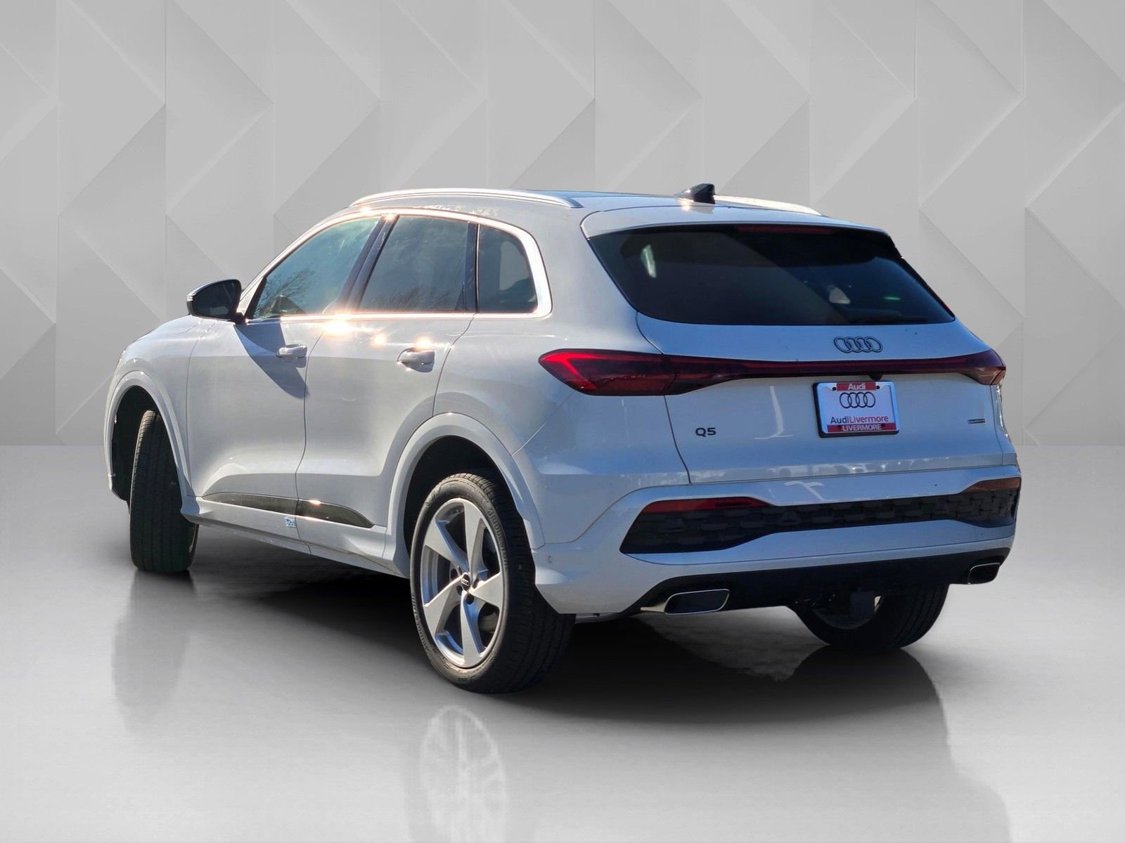 New 2025 Audi Q5 Premium Plus AWD/4WD image 4