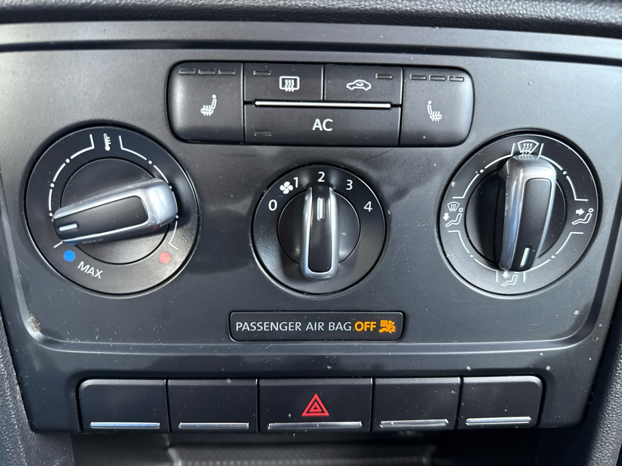 Used 2012 Volkswagen Beetle 2.0T image 16