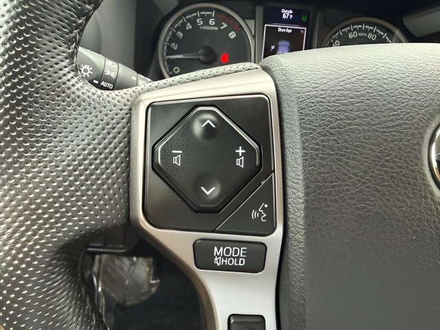 Used 2021 Toyota Tacoma SR5 AWD/4WD image 17