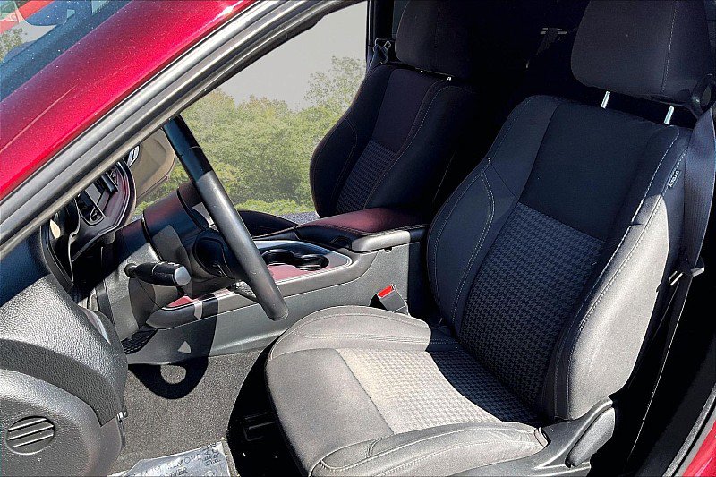 Used 2019 Dodge Challenger SXT image 20