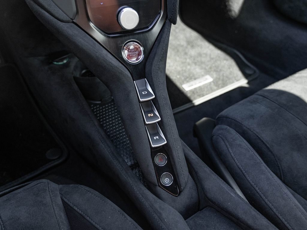 Used 2024 McLaren 750S image 28