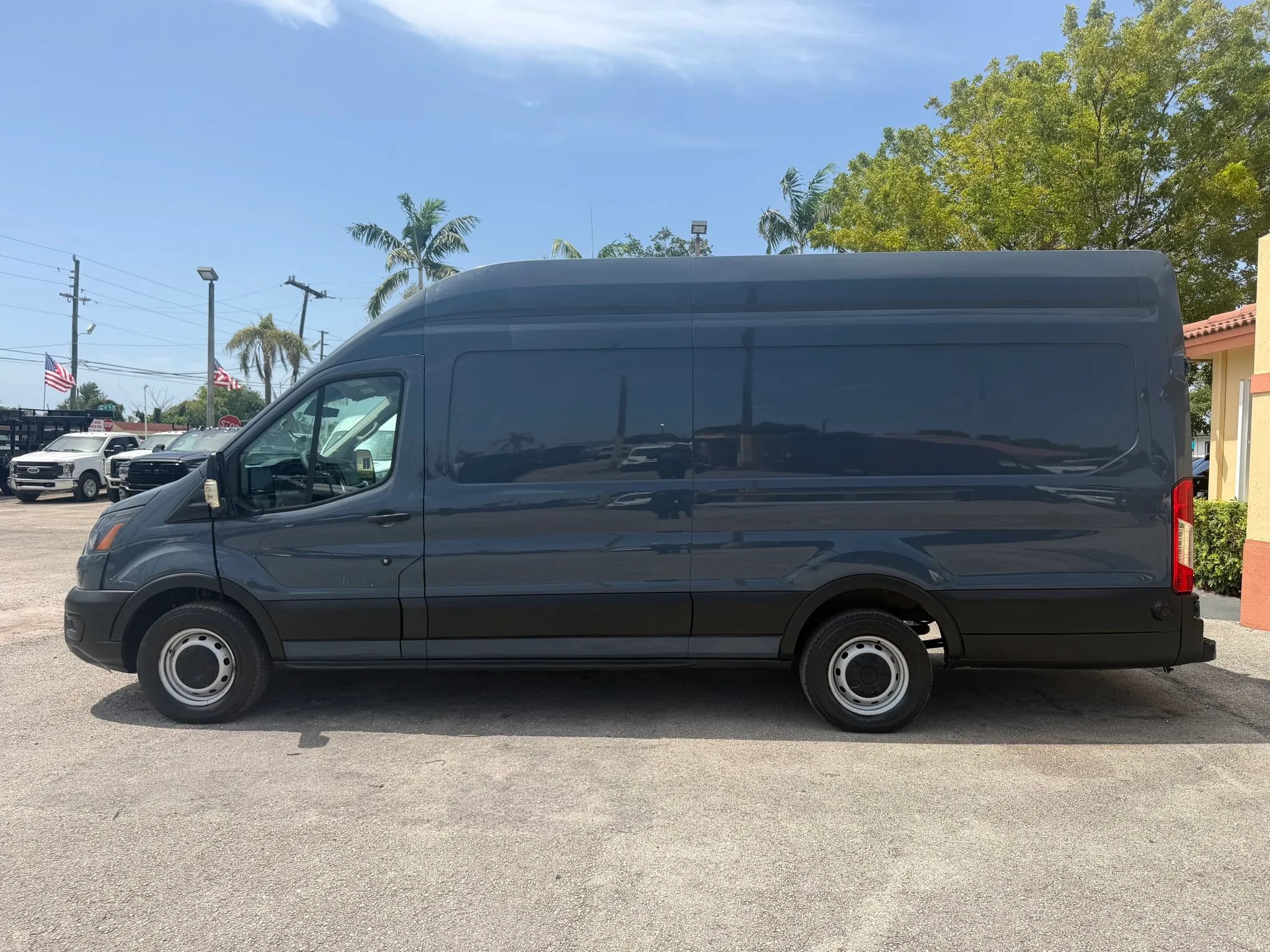 Used 2020 Ford Transit 250 148 High Roof Extended RWD image 2