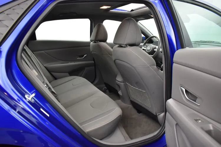 Used 2025 Hyundai Elantra SEL FWD image 17