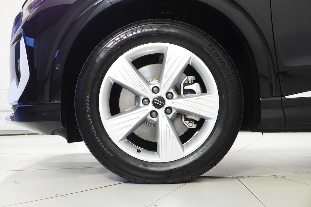 Used 2023 Audi Q4 e-tron Premium Plus w/ Premium Plus image 5