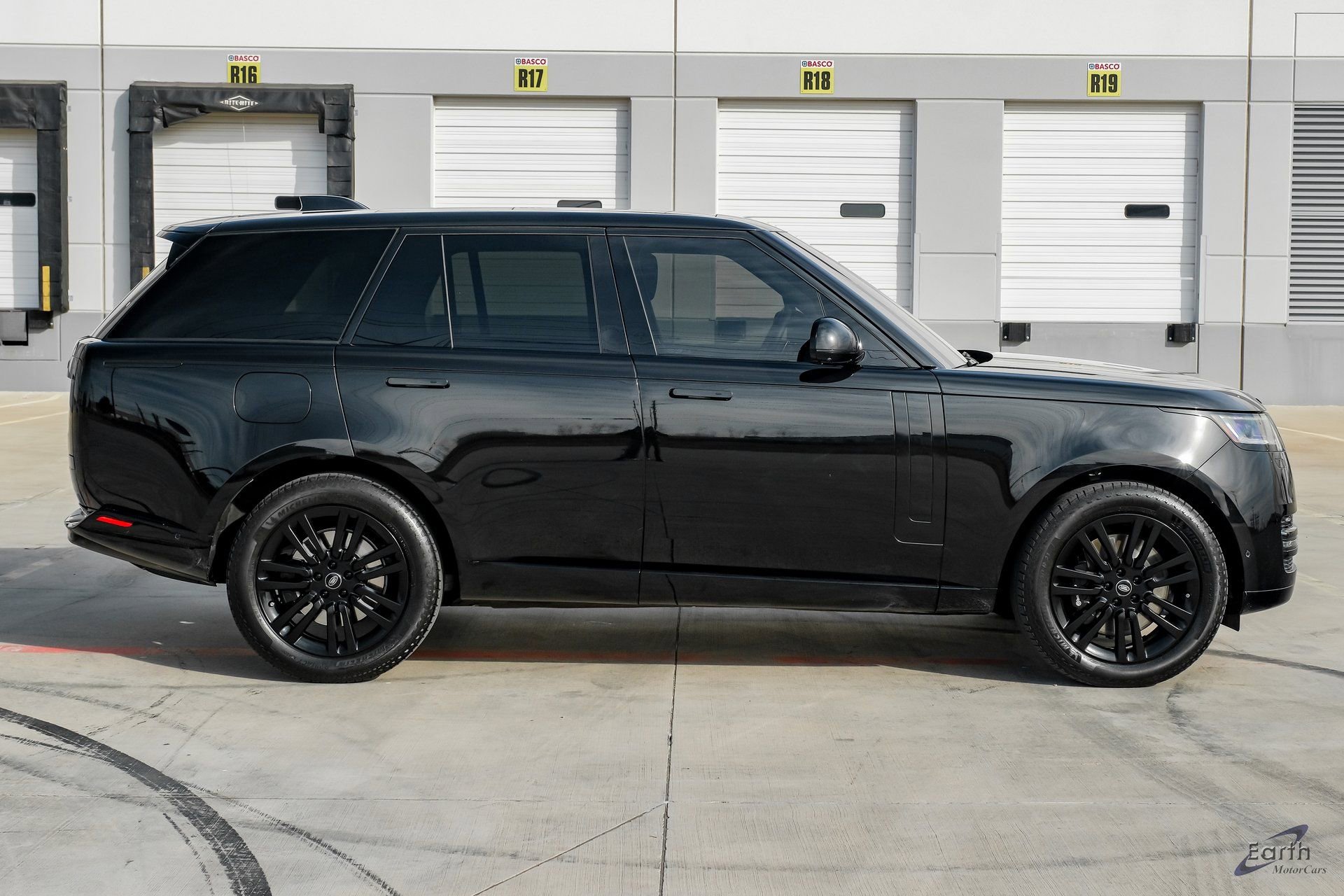 Used 2024 Land Rover Range Rover SE AWD/4WD image 19