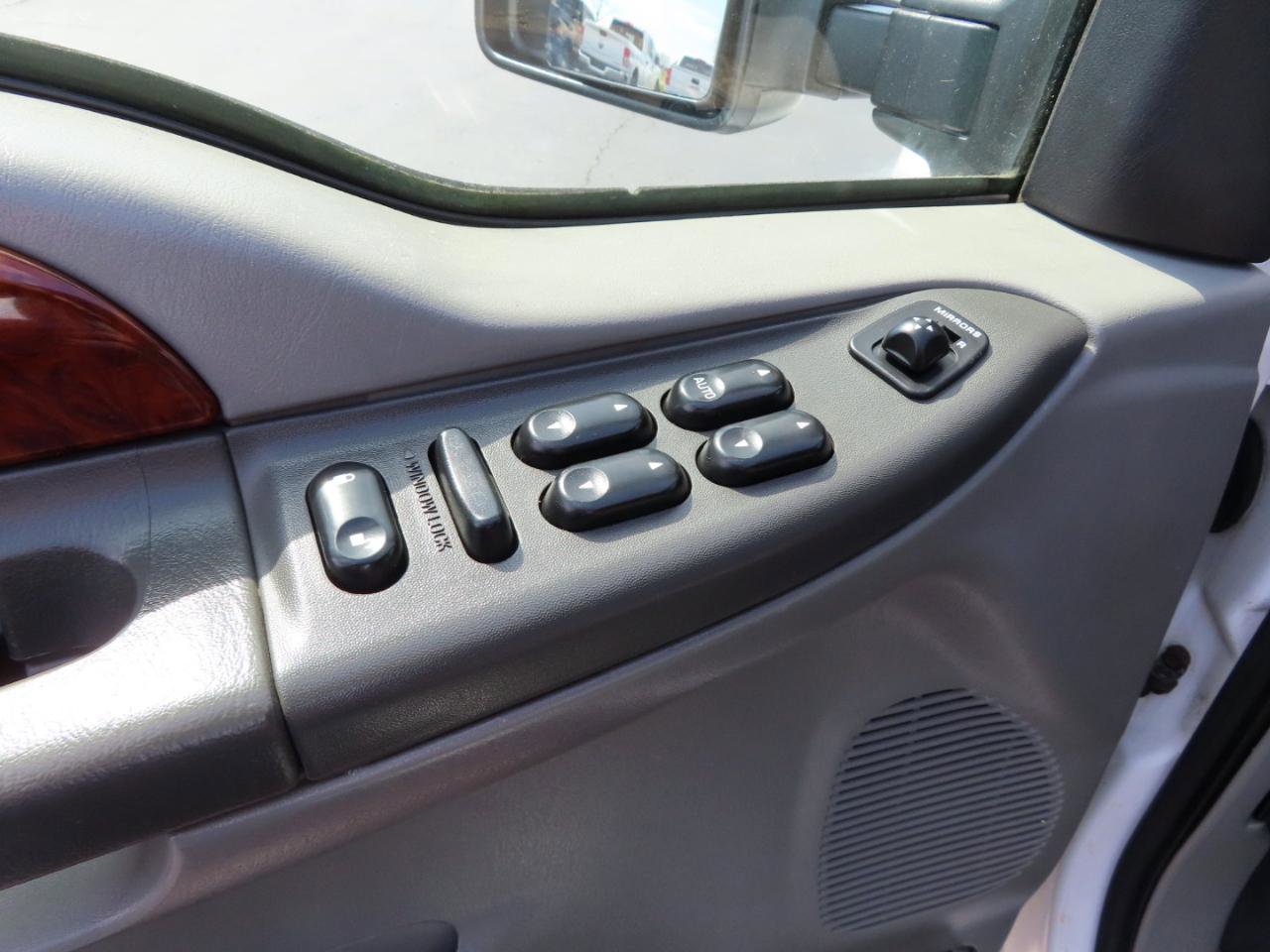 Used 2003 Ford F350 Lariat image 27