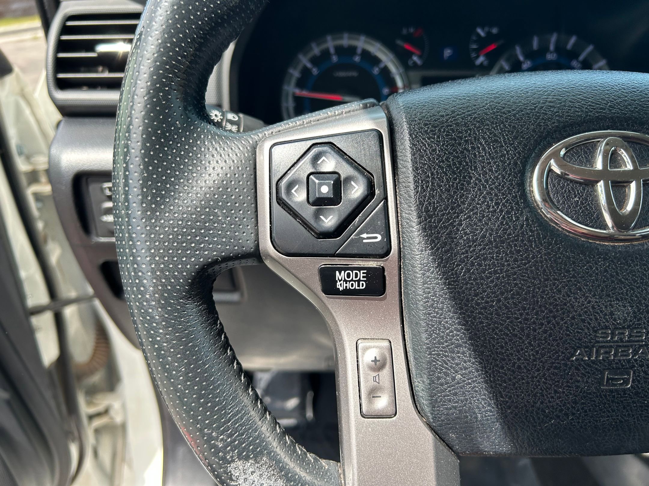 Used 2017 Toyota 4Runner Limited AWD/4WD image 15