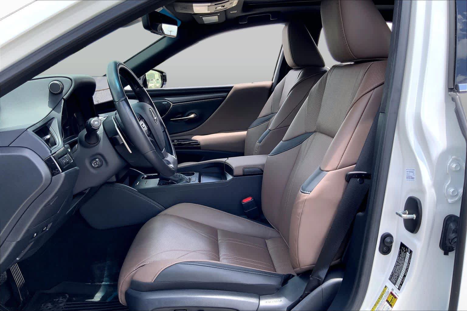 Used 2025 Lexus ES 350 Ultra Luxury FWD image 8