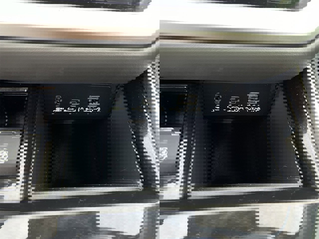 Used 2025 Subaru Outback Onyx Edition image 18