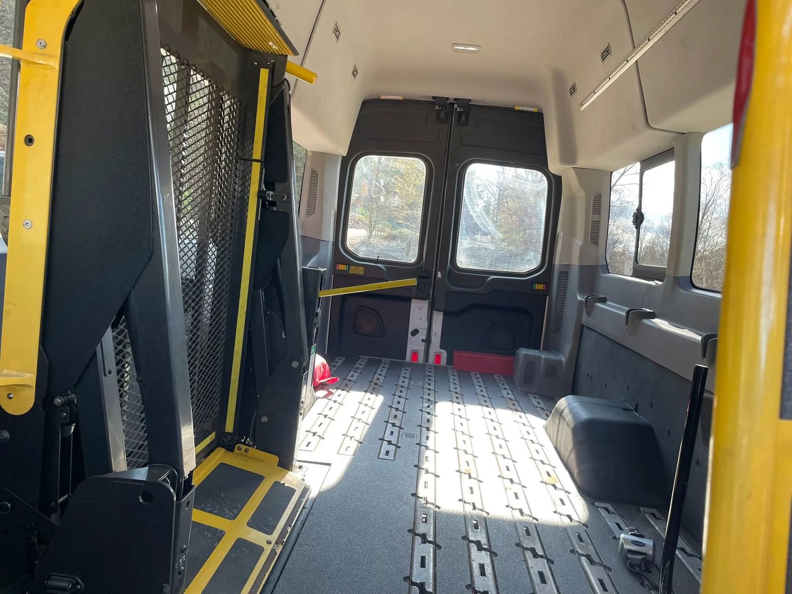 Used 2019 Ford Transit 350 XL RWD image 22
