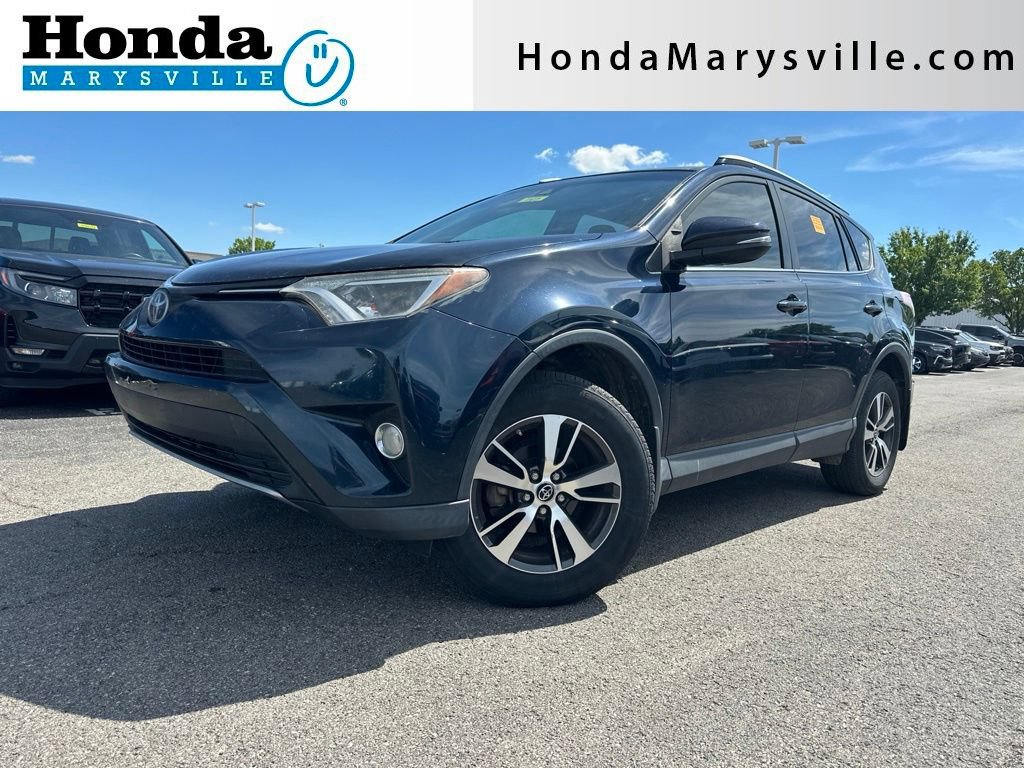 Used 2017 Toyota RAV4 XLE AWD/4WD image 1