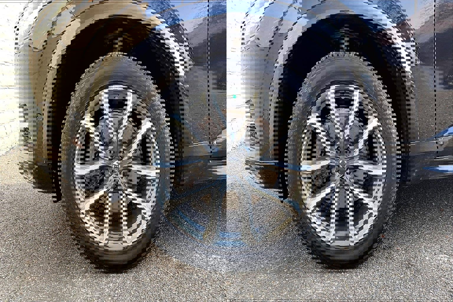 Used 2018 Volvo XC90 T6 Momentum w/ Convenience Package image 8