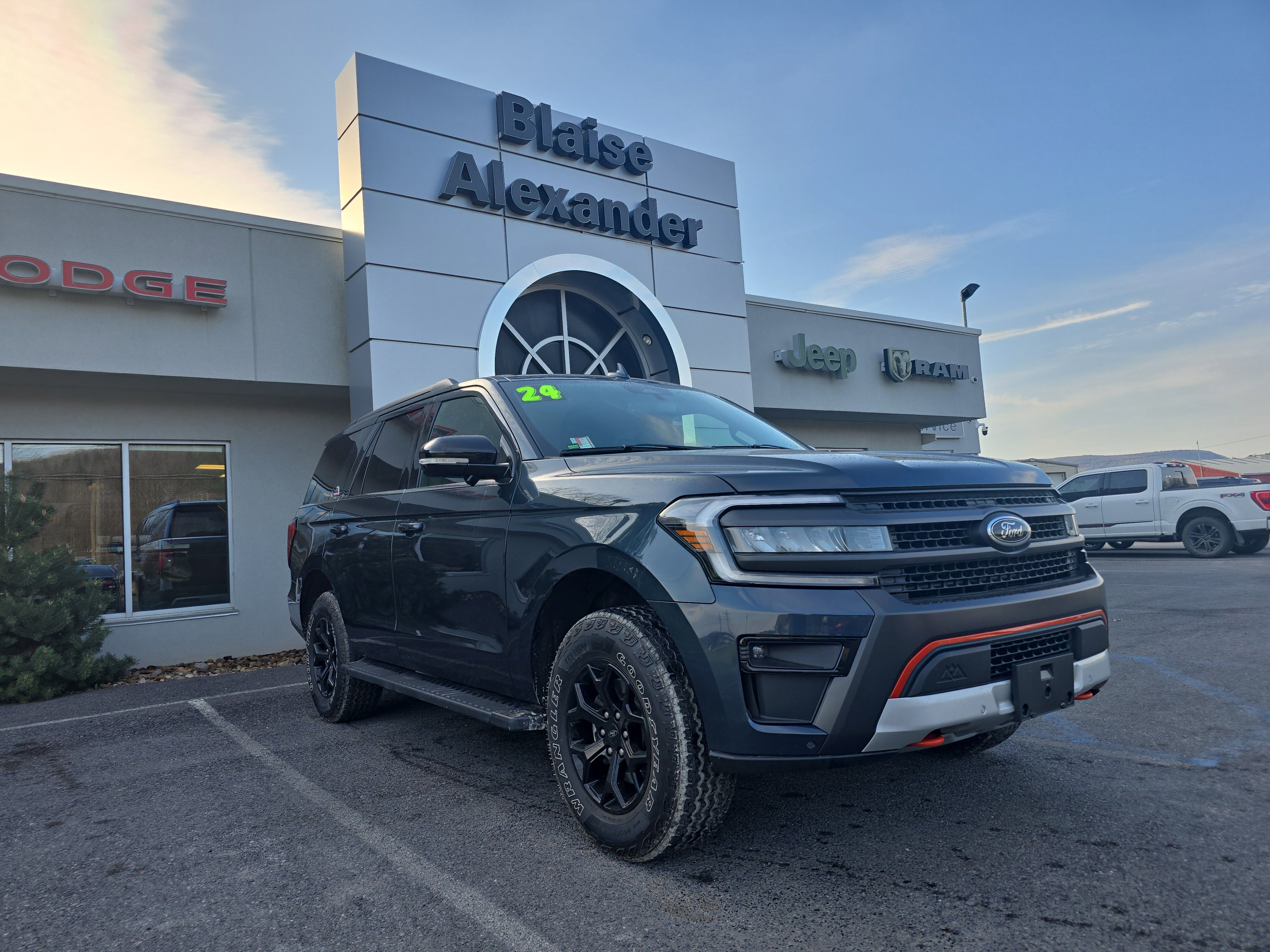 Used 2024 Ford Expedition Timberline AWD/4WD video 1