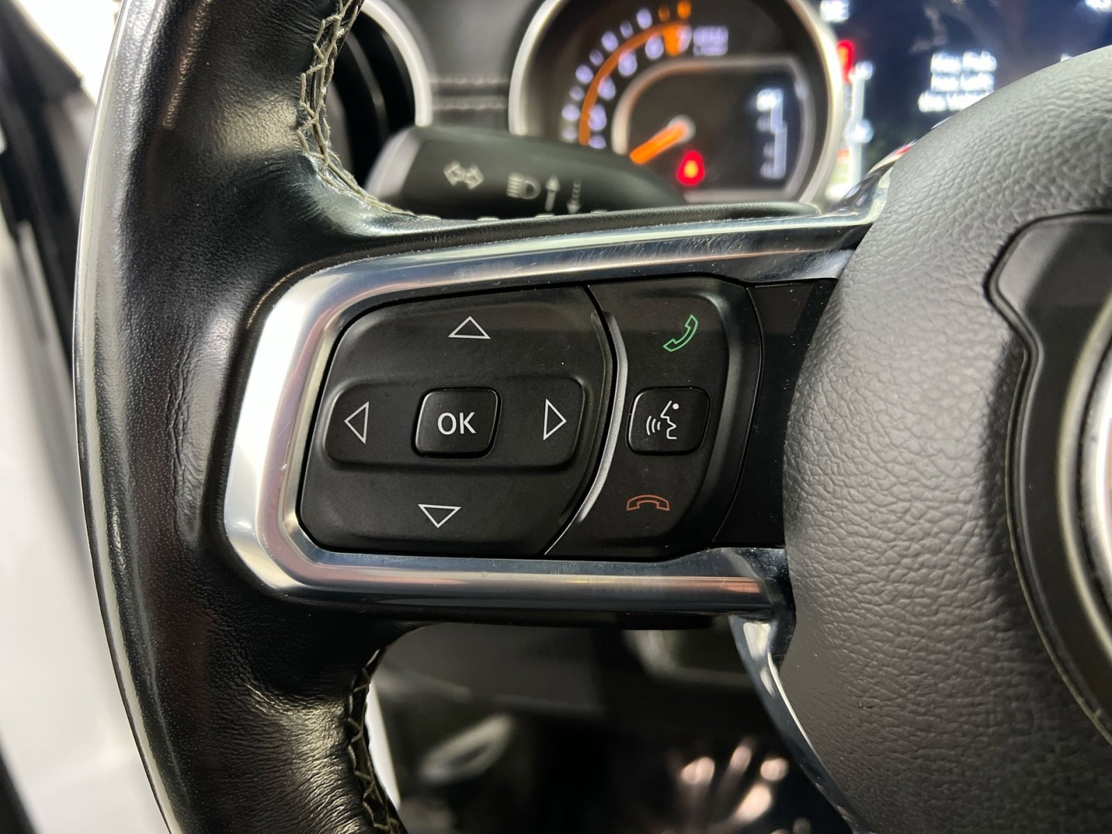 Used 2020 Jeep Wrangler Unlimited Sahara image 38