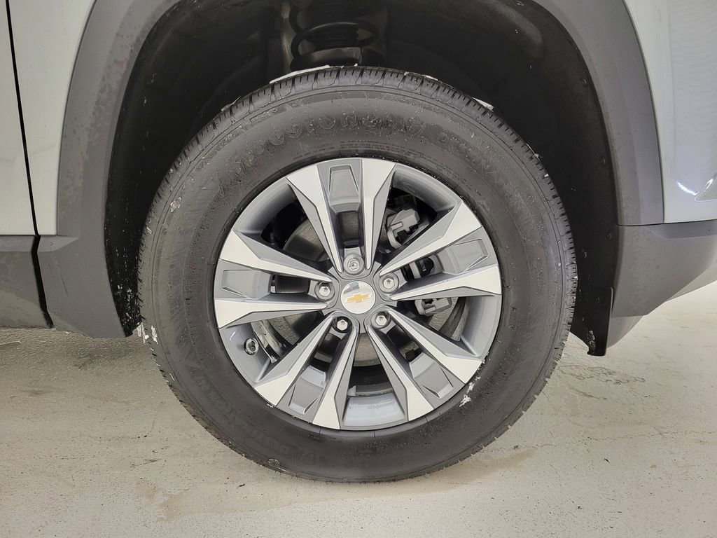 New 2026 Chevrolet Equinox LT w/ LPO, Floor Liner Package image 19