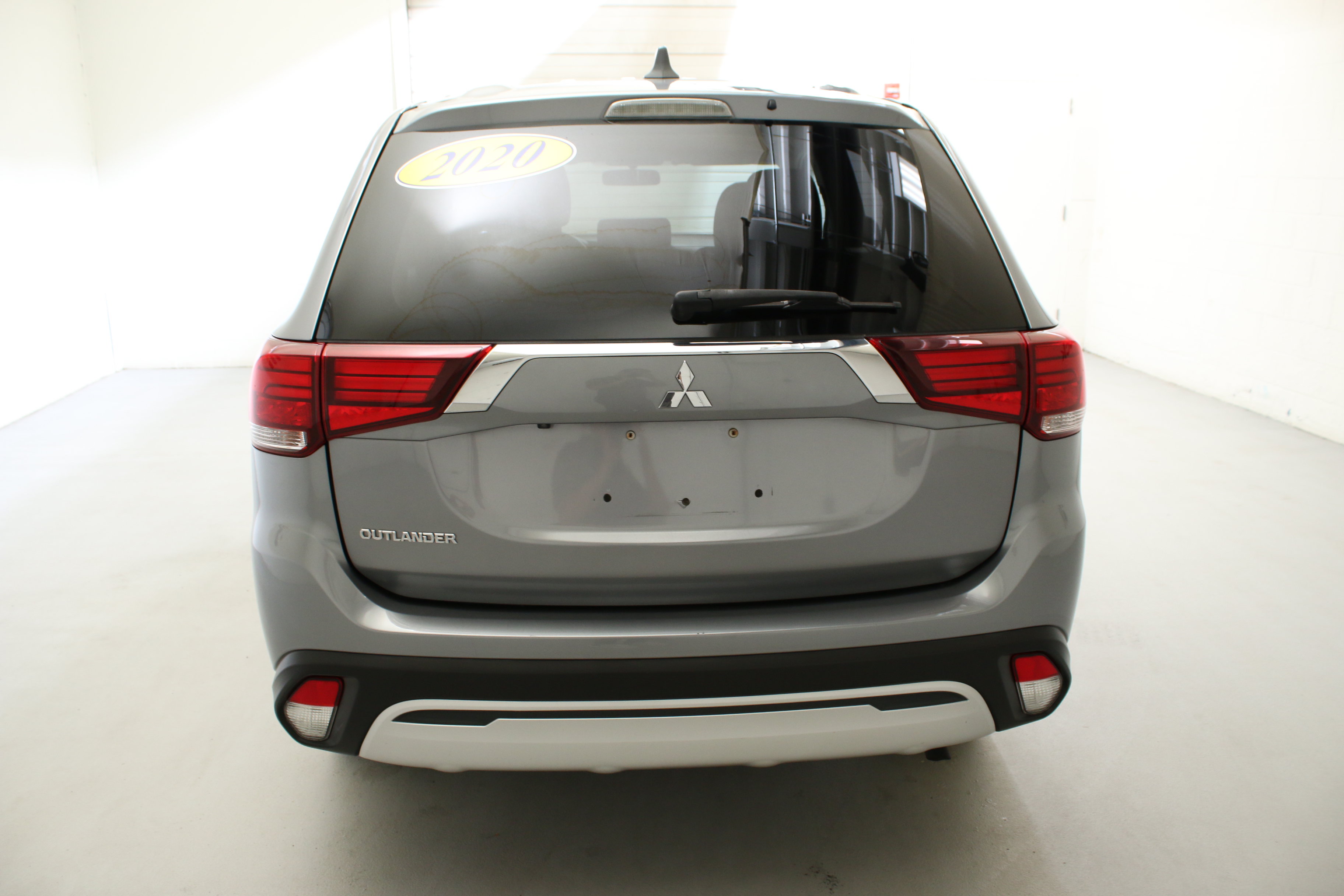 Used 2020 Mitsubishi Outlander ES AWD/4WD image 7