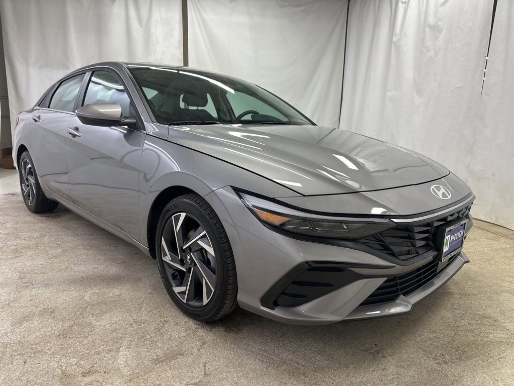 Used 2025 Hyundai Elantra SEL image 7