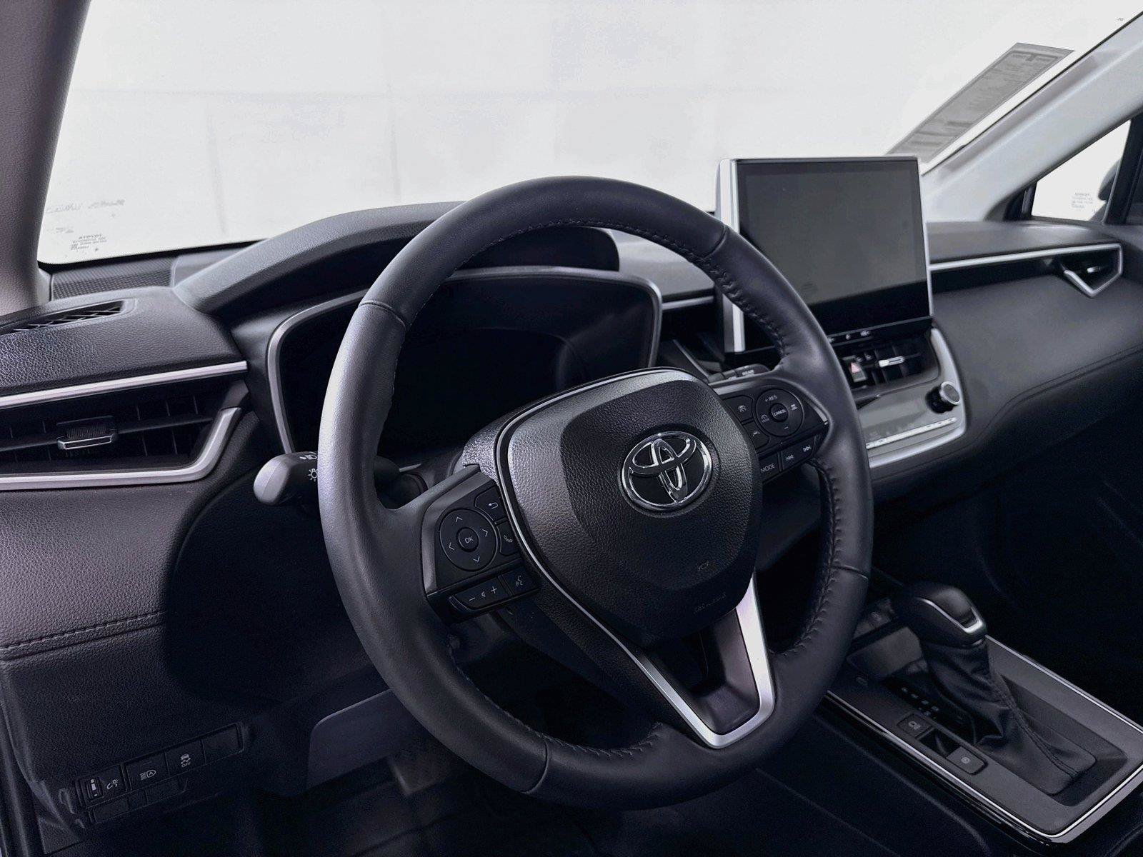 Certified 2026 Toyota Corolla Cross XLE AWD/4WD image 4