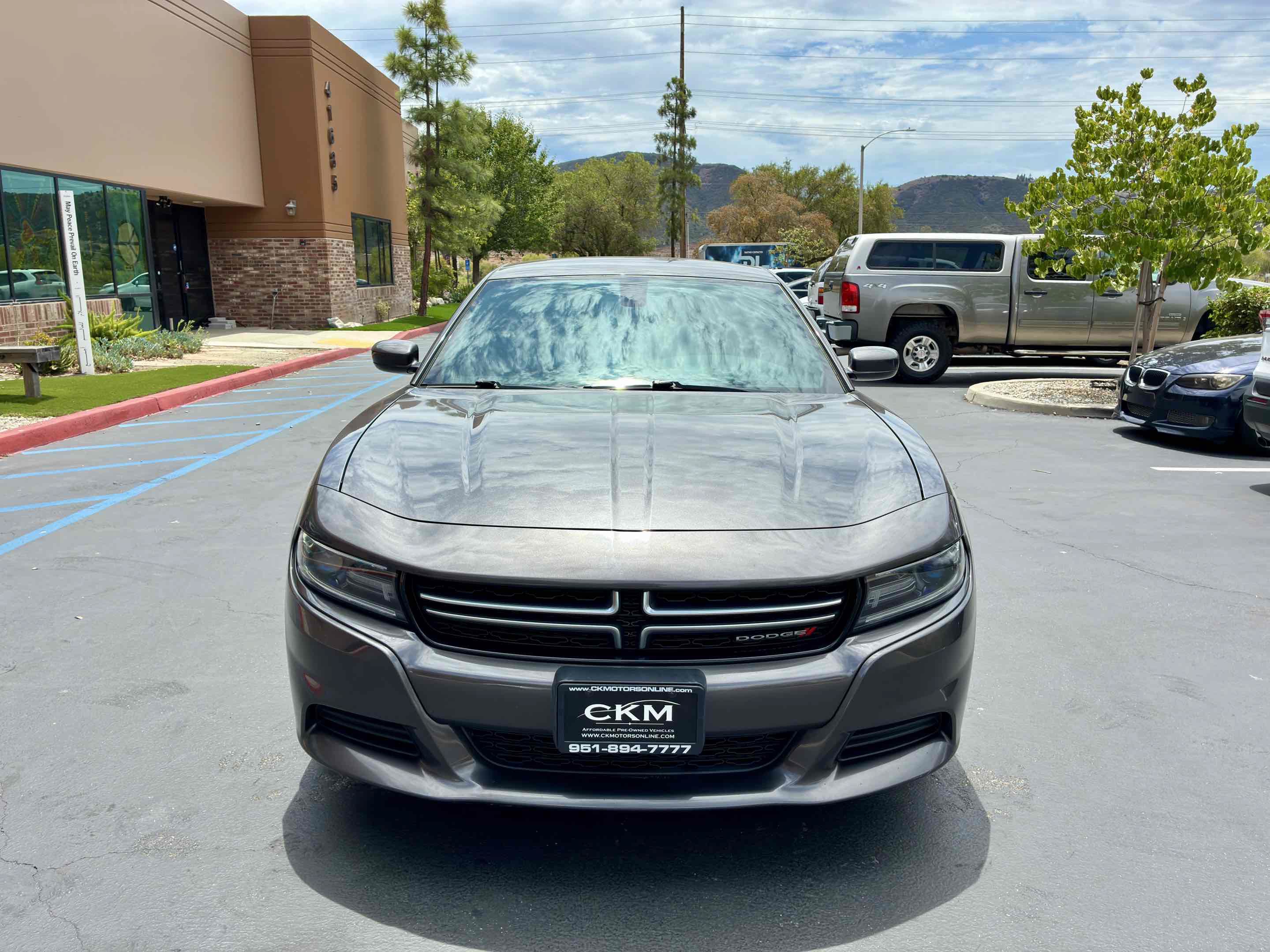 Used 2015 Dodge Charger SE RWD image 5