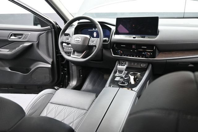Used 2026 Nissan Rogue Platinum w/ Platinum Premium Package AWD/4WD image 42