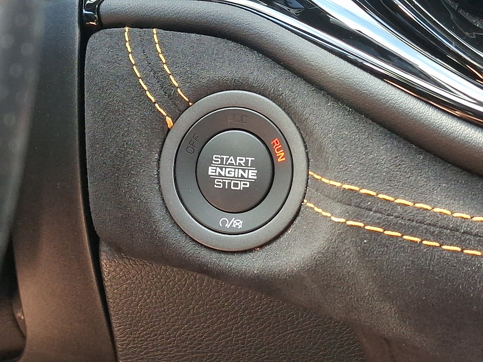 Used 2023 Dodge Durango R/T w/ Hemi Orange Plus Package AWD/4WD image 31