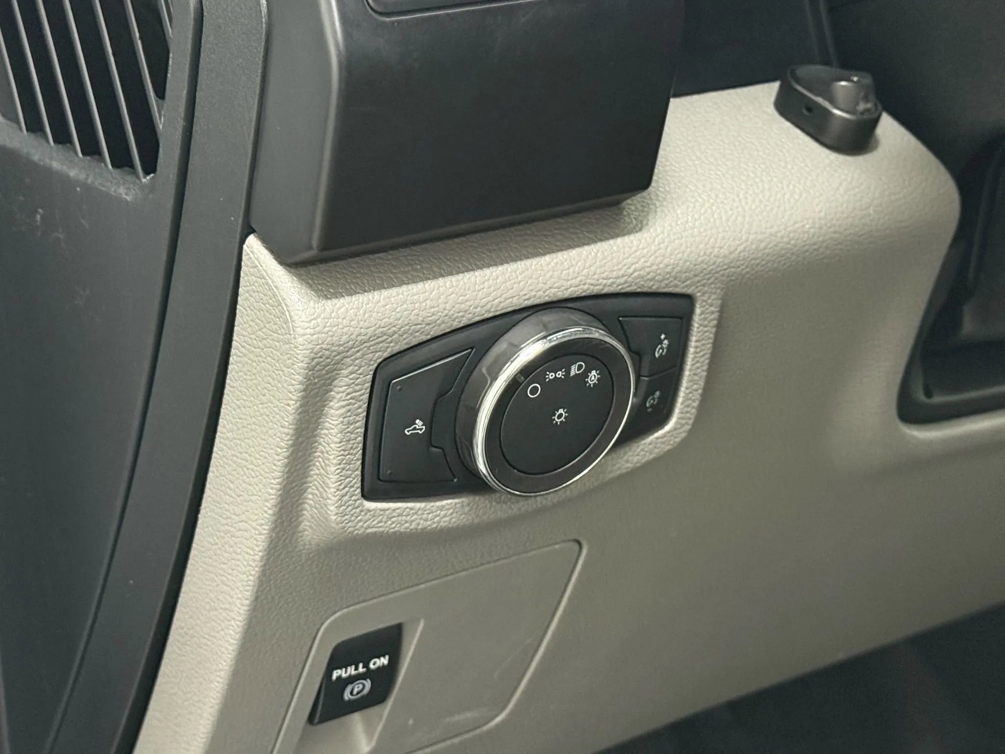 Used 2019 Ford F150 XL w/ Equipment Group 101A Mid AWD/4WD image 31