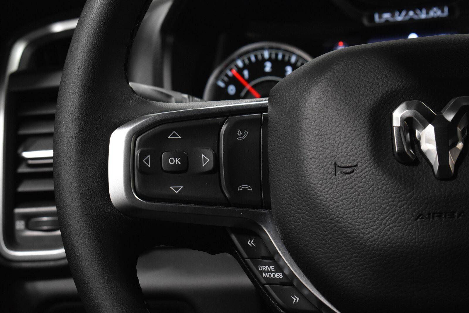 Used 2025 RAM 1500 Big Horn AWD/4WD image 7