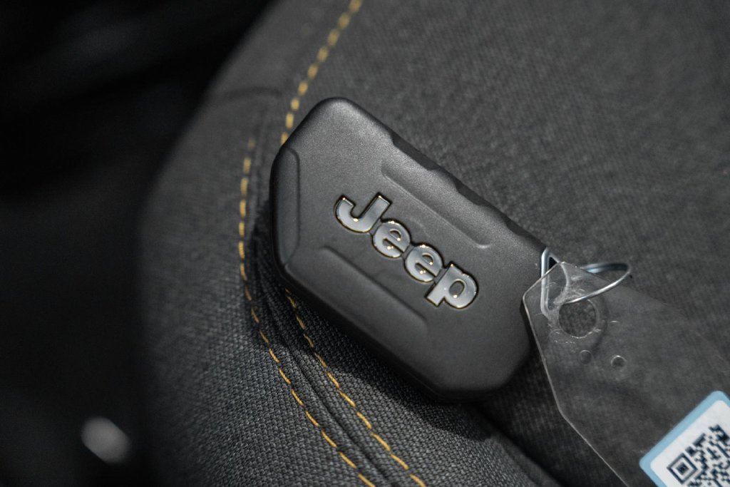 Used 2024 Jeep Wrangler Unlimited Sport AWD/4WD image 38