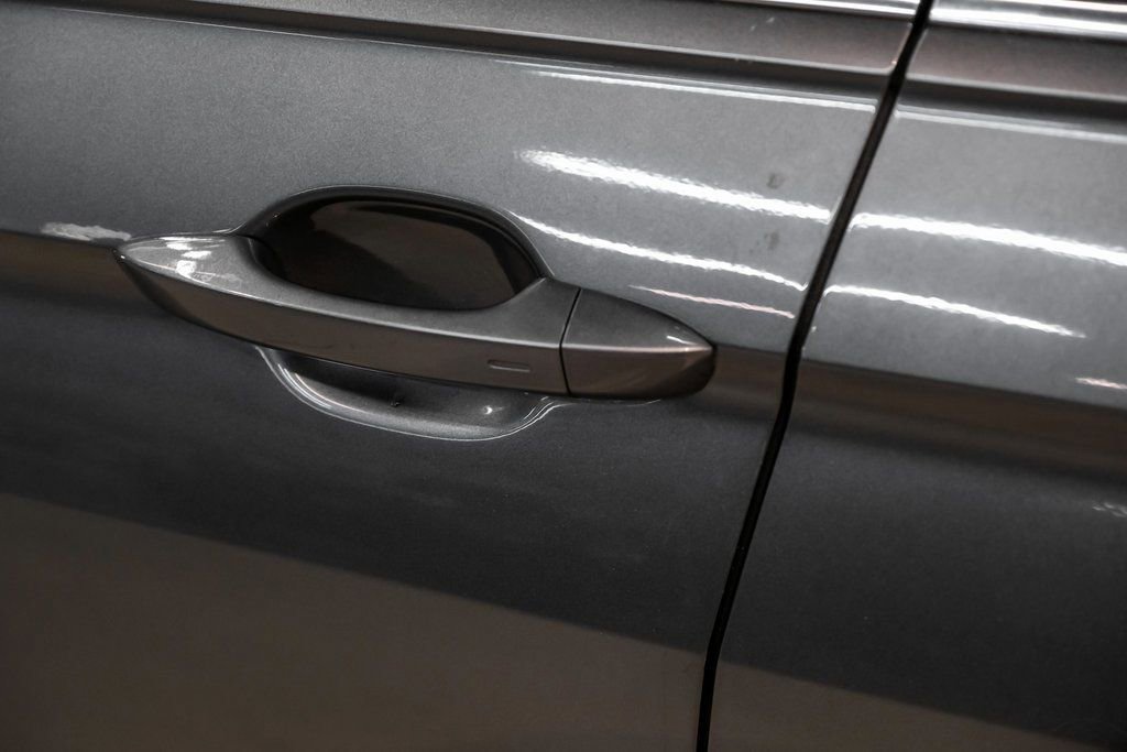 Used 2018 Volkswagen Tiguan SE image 42