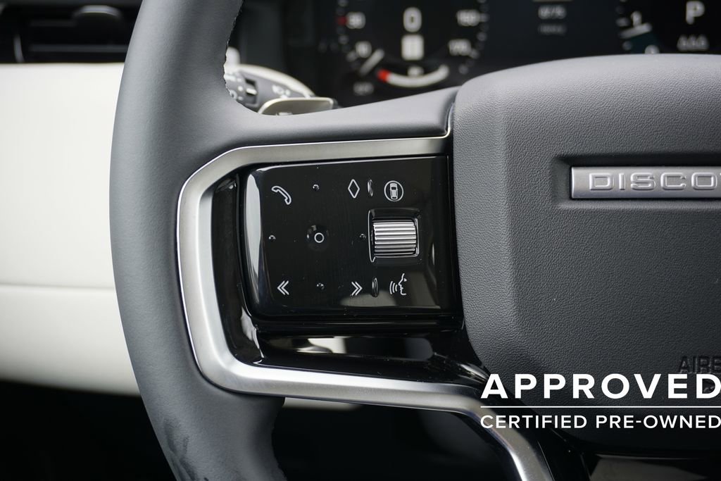 Used 2025 Land Rover Discovery Sport S image 12