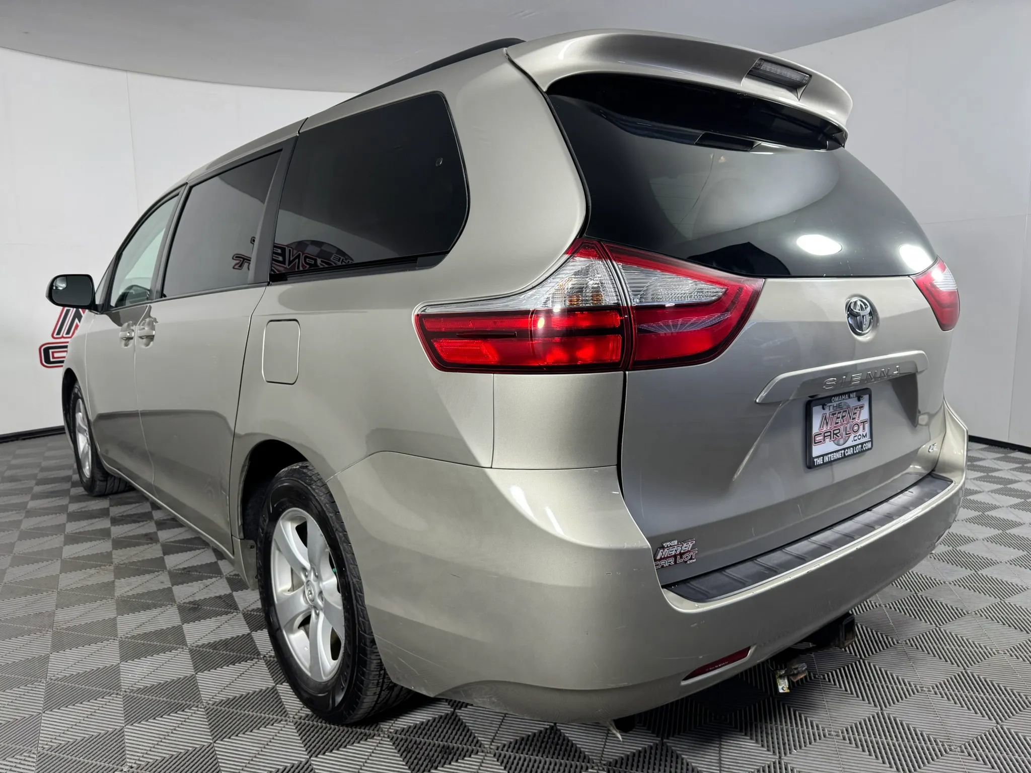 Used 2015 Toyota Sienna LE image 19