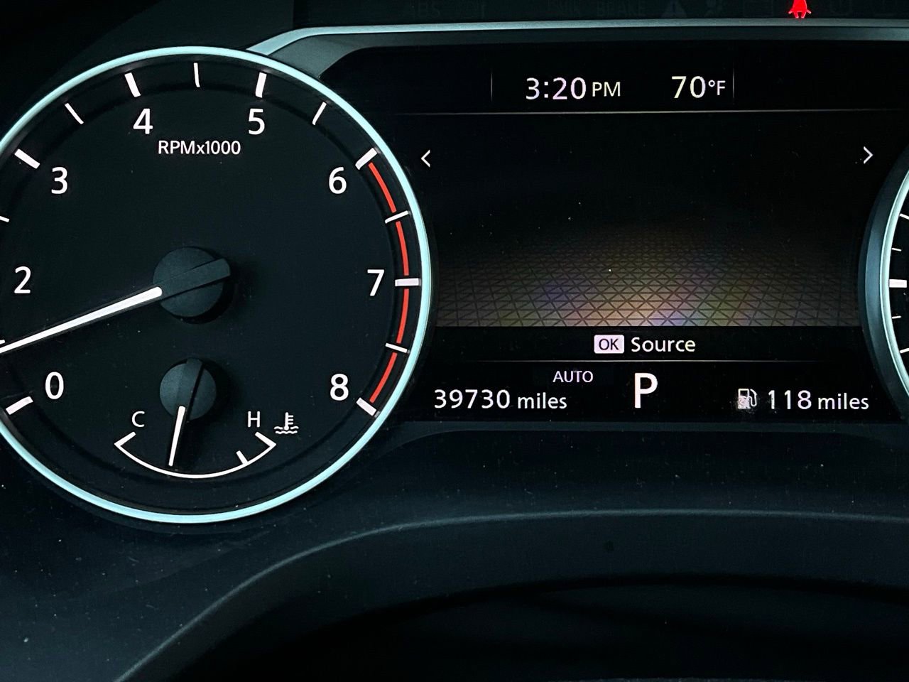 Used 2025 Nissan Rogue SV image 38