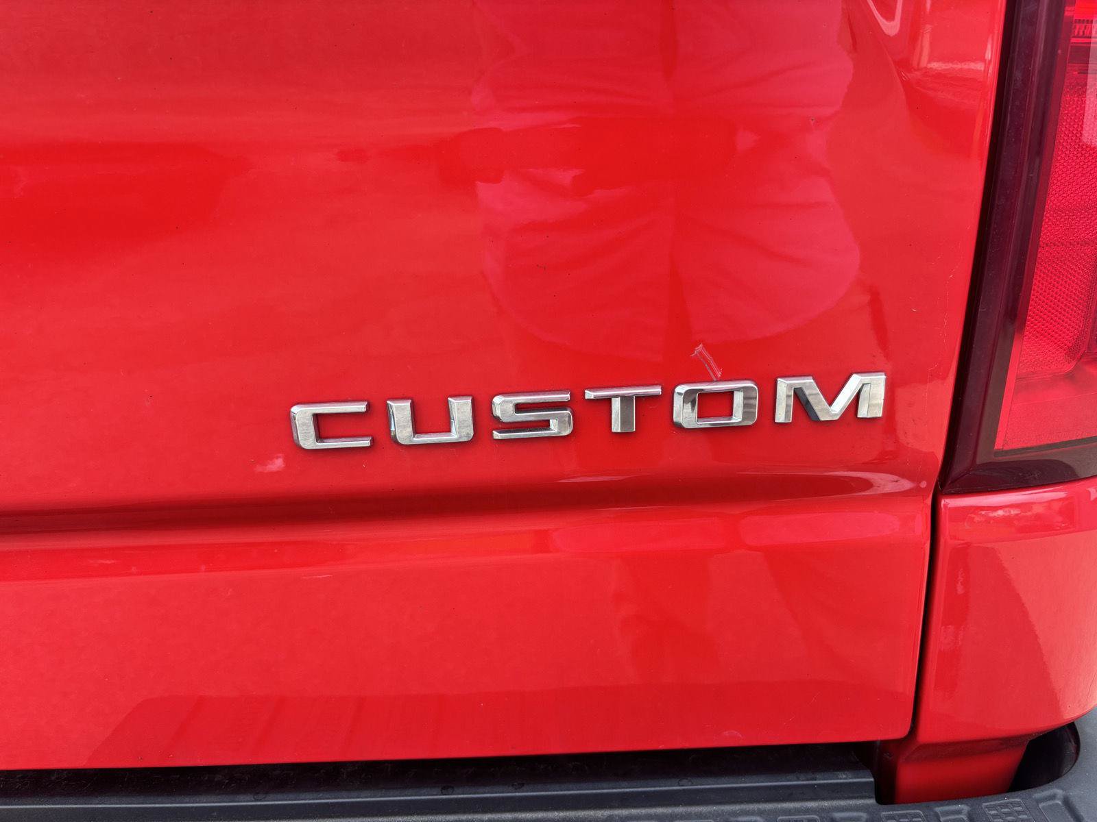 Used 2019 Chevrolet Silverado 1500 Custom w/ Custom Value Package AWD/4WD image 13