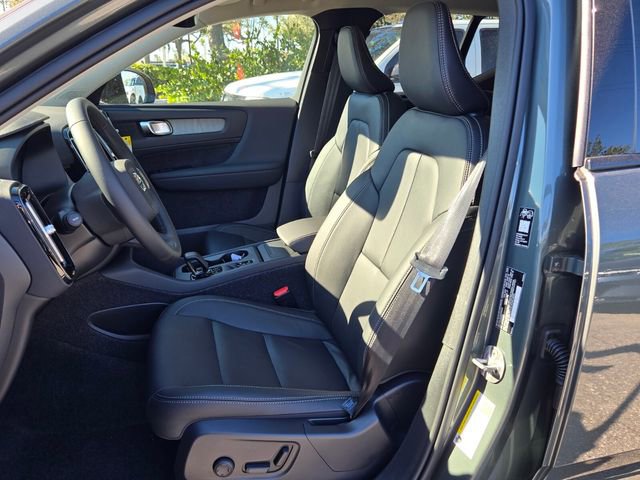 New 2026 Volvo XC40 B5 Core AWD/4WD image 12