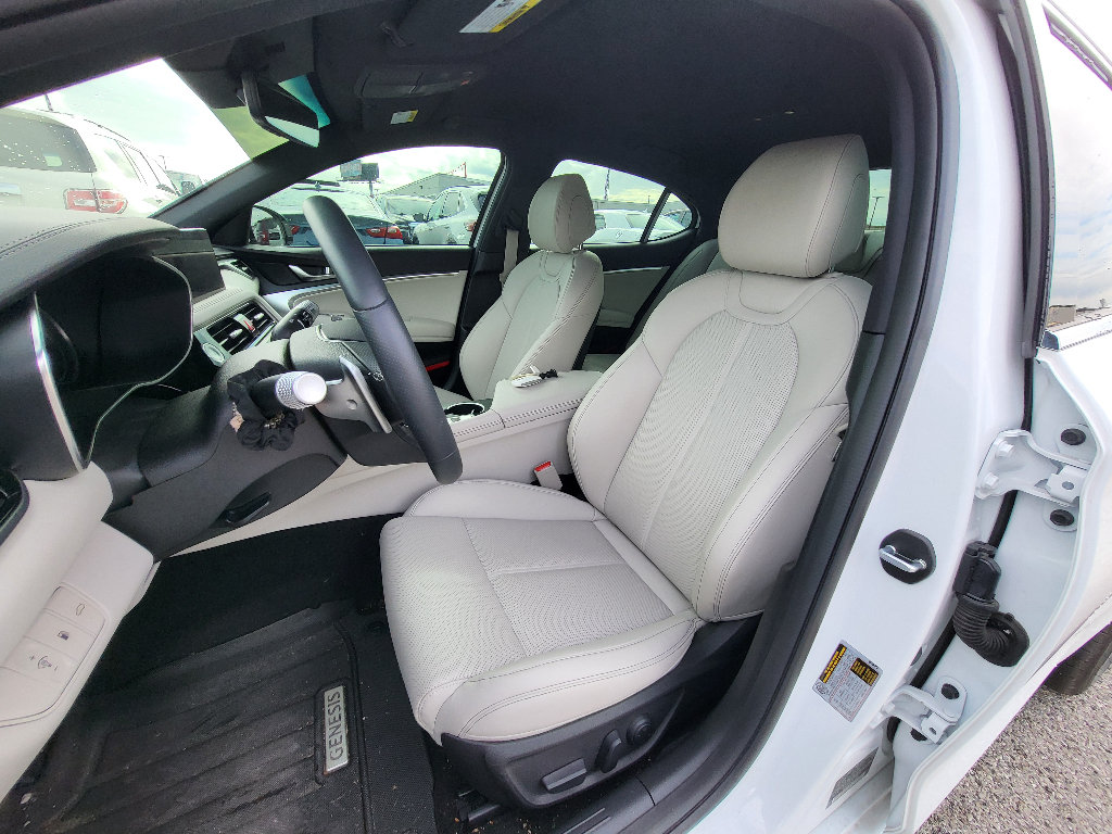 Used 2025 Genesis G70 2.5T AWD/4WD image 11