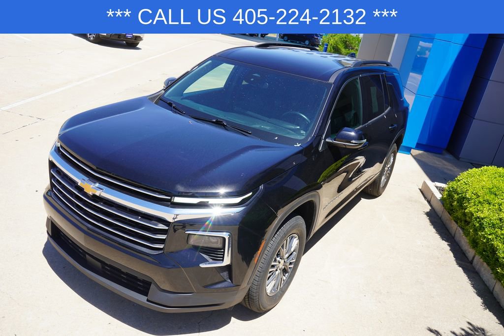 Used 2025 Chevrolet Traverse LT FWD image 14
