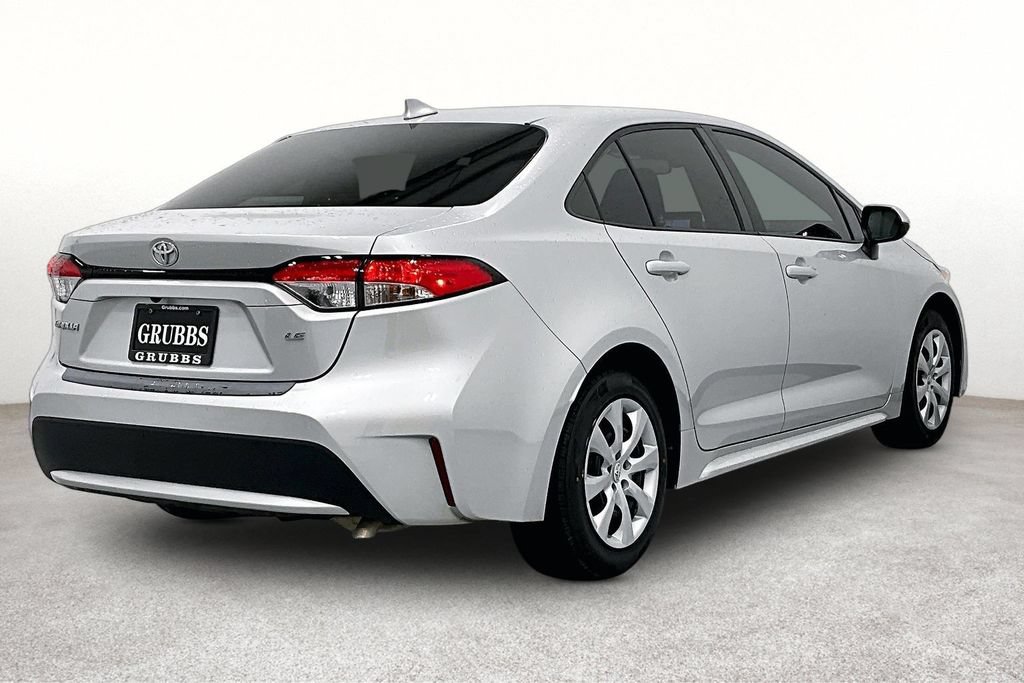 Used 2022 Toyota Corolla LE FWD image 2